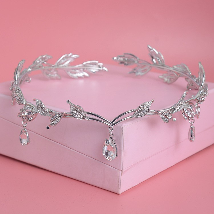 Luxury Crystal Crown Bridal Ha - Aerith Cosplay Prop recension och pris